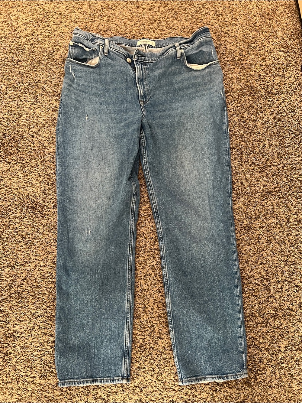 Abercrombie & Fitch 90’s Straight-Leg Jeans in Medium Light Blue